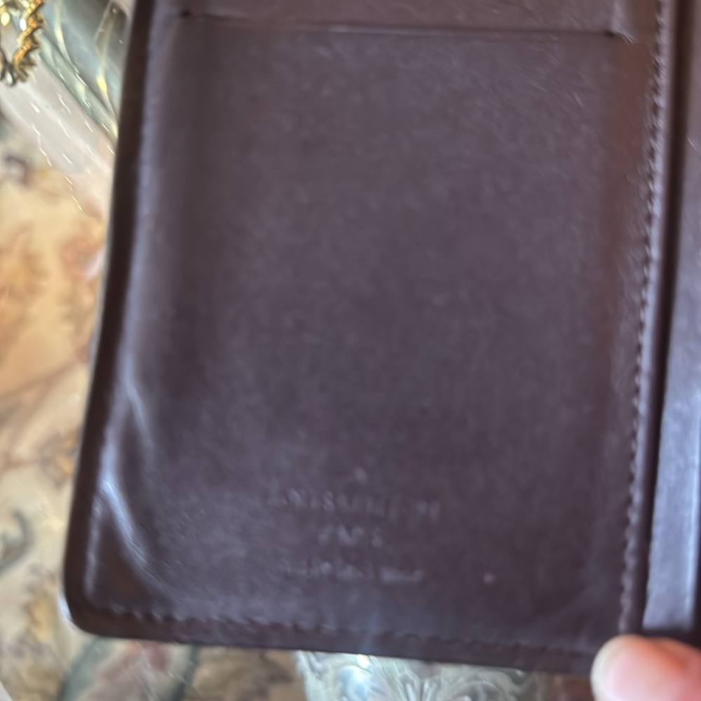 Louis Vuitton Vernis Deep Burgundy Patent Compact Wallet with kiss lock - Picture 8 of 8